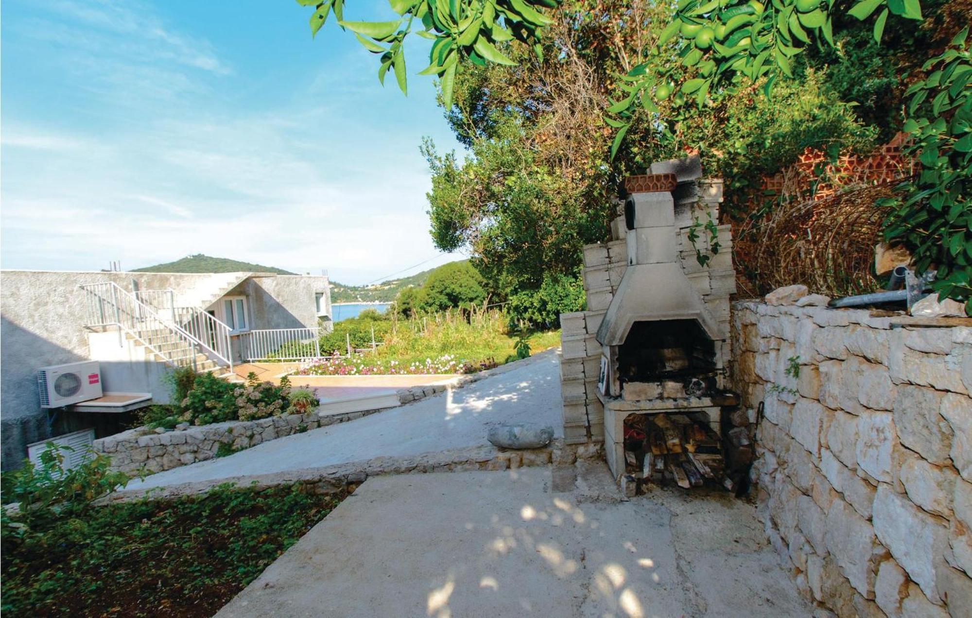 Stunning Apartment In Gruda With House Sea View Molunat Εξωτερικό φωτογραφία